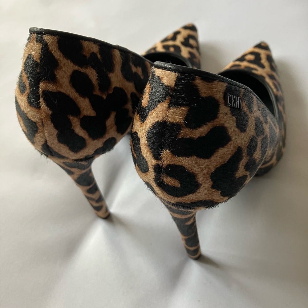 DKNY Women’s Carisa Slip-on Leopard Classic Pointed Toe Pump - Picture 15 of 15